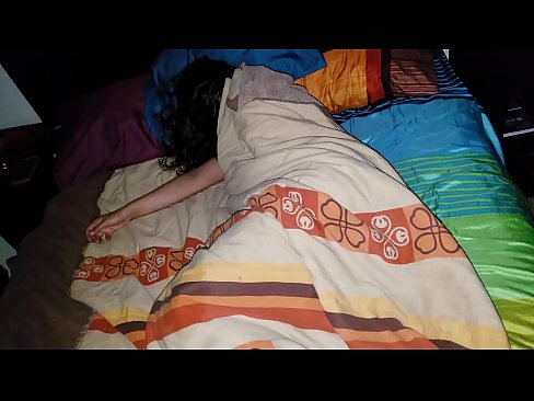 ❤️ Kasupoeg sõimab oma noort kasuema, kui ta magab. ❤️ Pornovideo at us ❌️❤